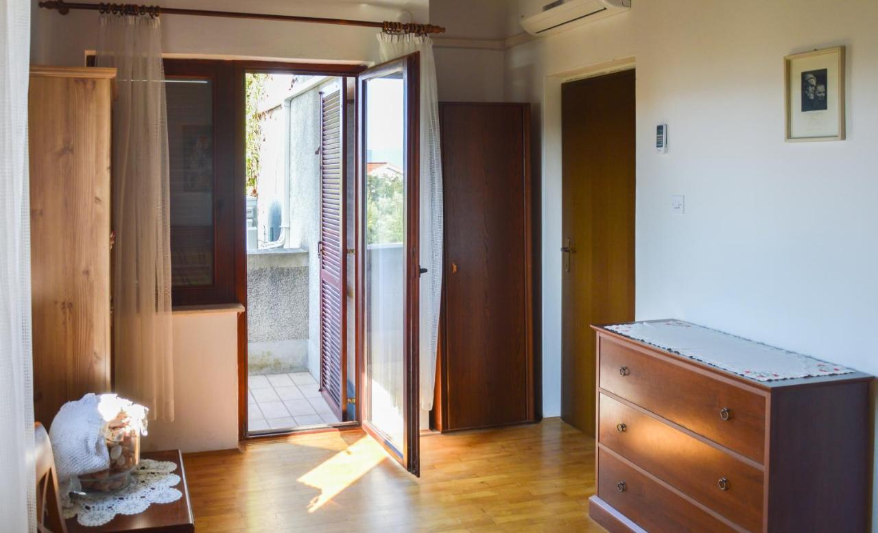 Apartment Zoja Pinezici  Bagian luar foto