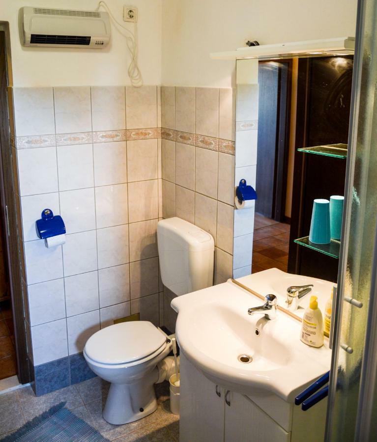 Apartment Zoja Pinezici  Bagian luar foto